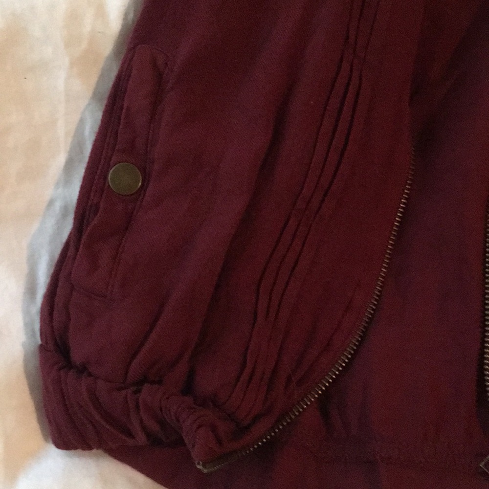 maroon light jacket - Picture 2 of 3
